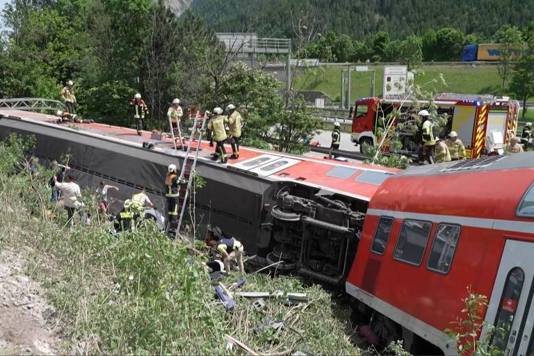 Trem descarrila na Alemanha e deixa 4 mortos e 30 feridos