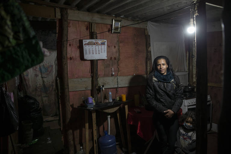 Gleice Vieira dos Santos, 27, que morava de aluguel até o ano passado e precisou recorrer à ocupação na zona leste