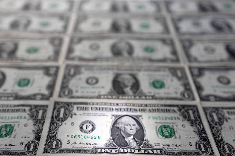Dólar sobe e Bolsa fraqueja apesar do dia positivo no exterior