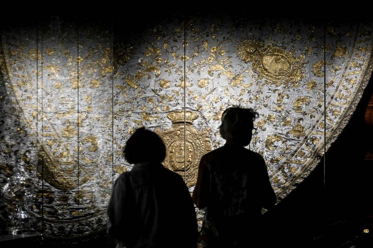 Portugal exibe tesouros da monarquia com vasta presença de ouro do Brasil