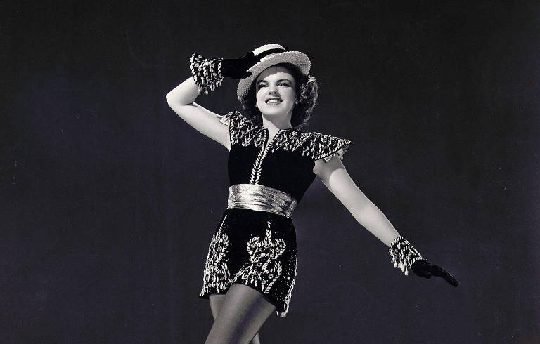Judy Garland em cena do filme "Idílio em Do-Re-Mi", de 1942