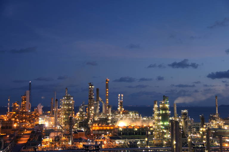 Petrobras assina acordo com fundo árabe que comprou refinaria da Bahia