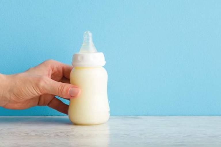 O leite materno é sempre a melhor opção para a alimentação dos bebês, embora a humanidade venha buscando alternativas para casos de necessidade há milênios