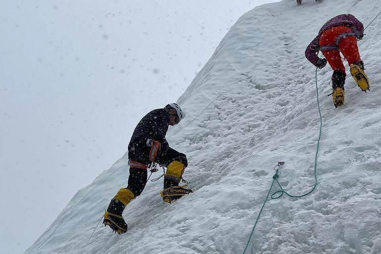 A escalada de Joel Kriger, aos 68 anos, ao cume do Everest