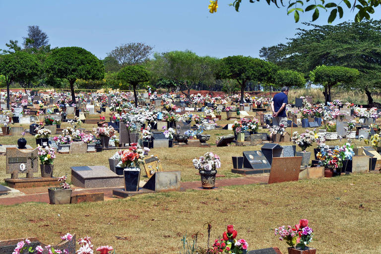 Aprovado projeto para taxar uso de jazigos em cemitérios públicos de Araraquara