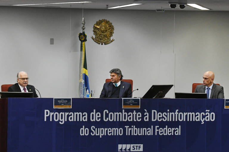 Imagem colorida mostra, da esquerda para a direita, os ministros do STF Edson Fachin (esq.), Luix Fux e Alexandre de Moraes. 