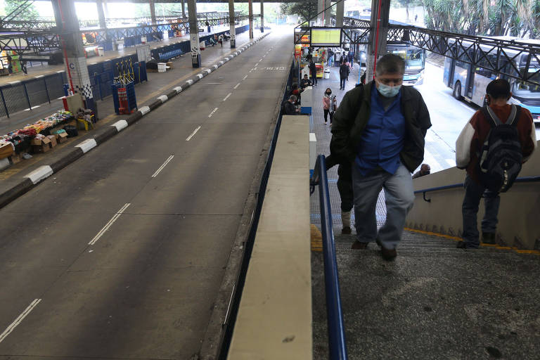 Imagem geral do terminal Santo Amaro, na zona sul, vazio durante a greve desta terça-feira 