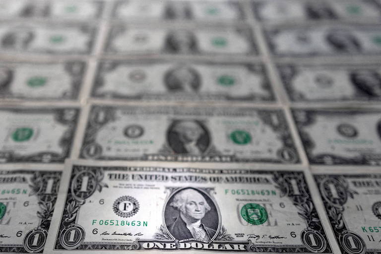 Dólar sobe a R$ 5,42 com investidores à espera de recessão
