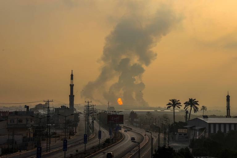 Israel ataca instalações do Hamas em Gaza após ser alvo de disparo de foguetes