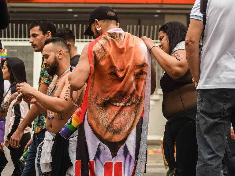 Parada LGBT+ volta à Paulista e encara tabu político