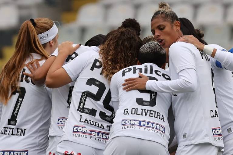 Jogadoras do Santos na partida contra o Red Bull Bragantino, pelo Brasileiro feminino