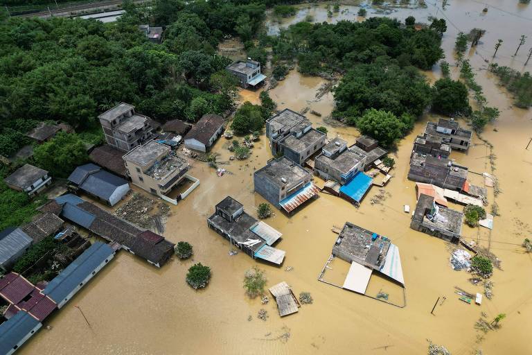 Enchente atinge cidade de Qingyuan, na província de Guangdong, na China
