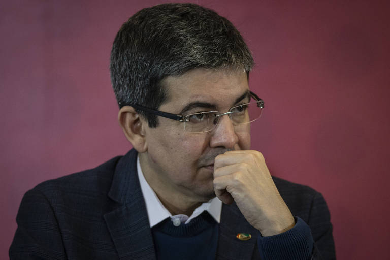 Oposição reúne assinaturas para CPI do MEC, mas Pacheco indica ser contra