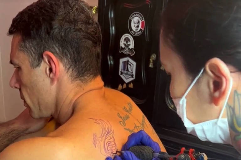 Marcus Buaiz faz tatuagem de fênix após separação de Wanessa Camargo