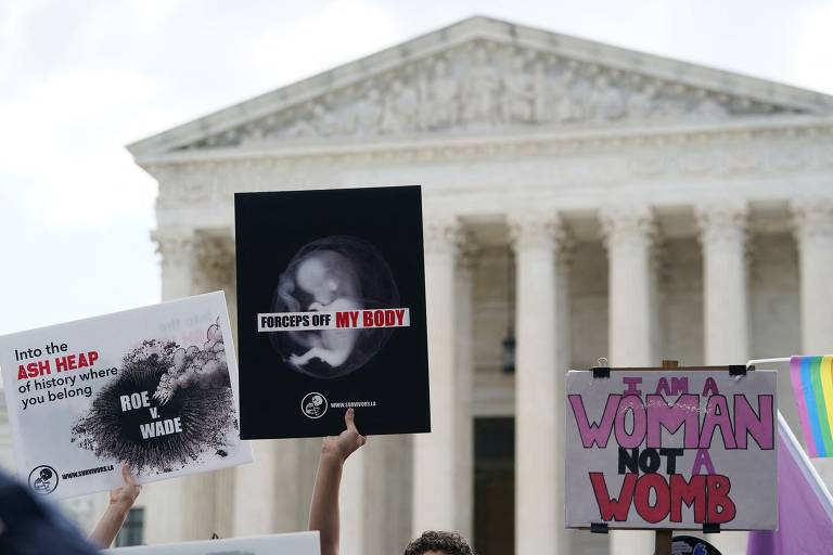 Veja reações à decisão que baniu direito constitucional ao aborto nos EUA