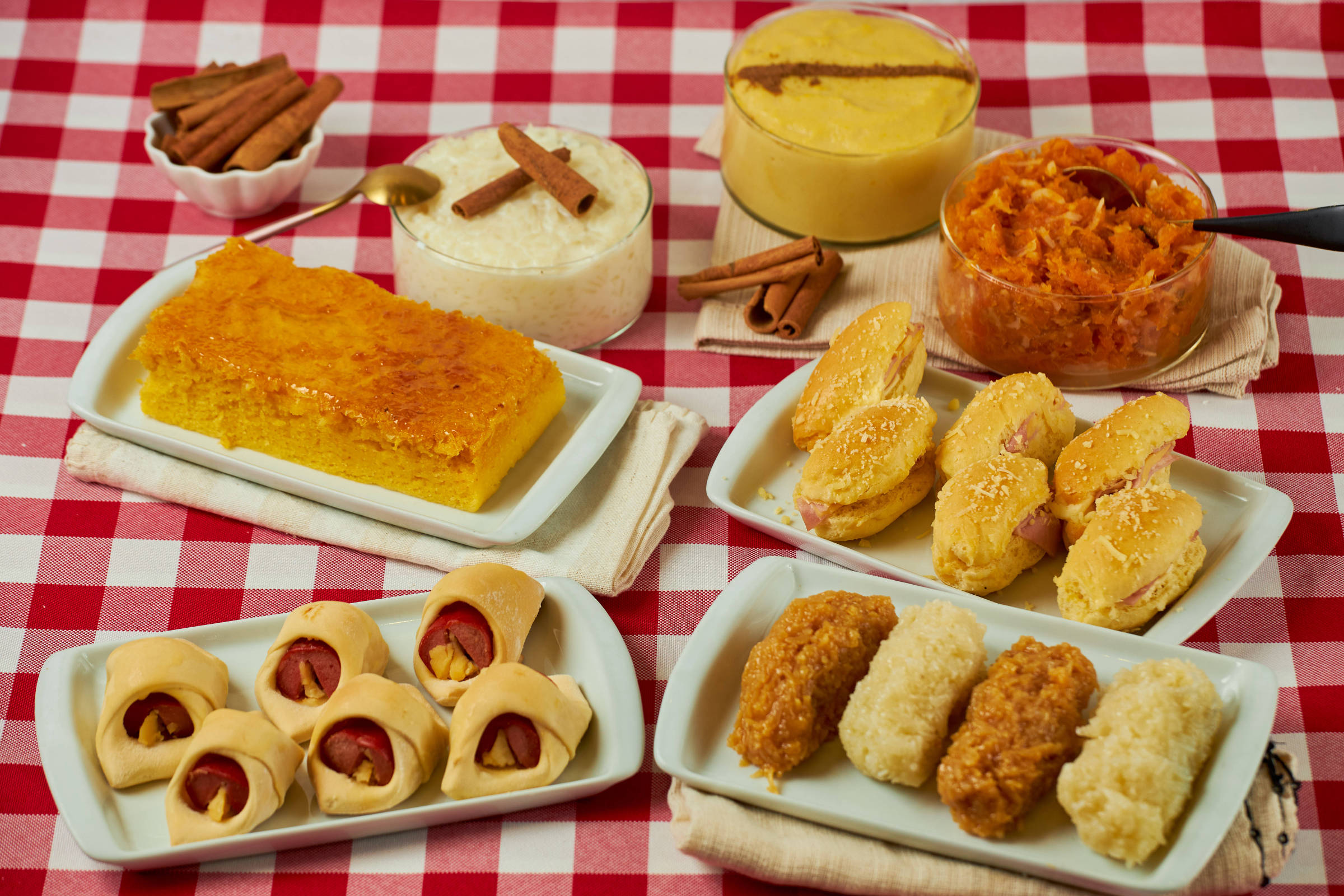 Comida salgada para festa junina: torta, quiche, sanduíche e bolo salgado