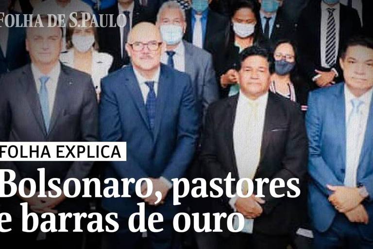 O presidente Jair Bolsonaro está de pé em uma foto, ao lado de três homens, todos vestem terno e camisa branca, na tela o texto "Bolsonaro, pastores e barras de ouro"