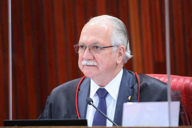 Fachin recusa convite de Bolsonaro para reunião com embaixadores sobre sistema eleitoral