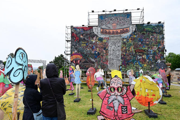 Obra 'People’s Justice', do coletivo da Indonésia Taring Padi, acusada de antissemitismo