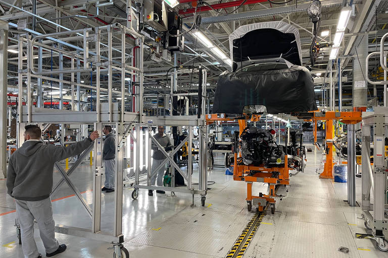 Audi retoma produção de carros em fábrica paranaense