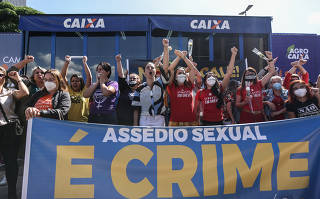 Protesto contra as denúncias de assédio de Pedro Guimarães, da Caixa