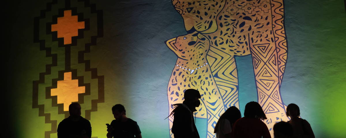 Mural na parte externa do Museu das Culturas Indígenas, em São Paulo, feito por Tamikuã Txihi e Rita Sales Hunikuin