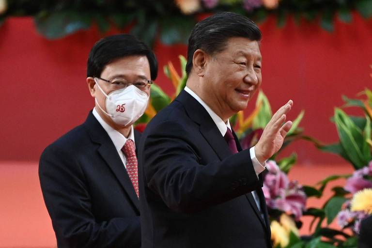 Xi Jinping volta a dizer que só quer patriotas em Hong Kong, e novo líder promete não decepcionar