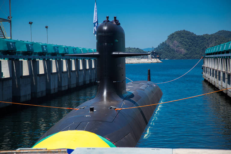O submarino de propulsão convencional Riachuelo, parte do programa que inclui o modelo nuclear, em Itaguaí (RJ)