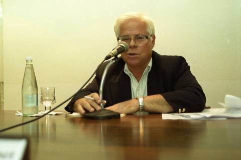 ORG XMIT: 522801_0.tif SÃO PAULO, SP, BRASIL, 03-07-2000: O embaixador Sergio Paulo Rouanet, autor de 