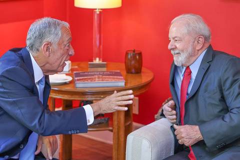 Presidente de Portugal encontra Lula e diz não saber se reunião com Bolsonaro será mantida