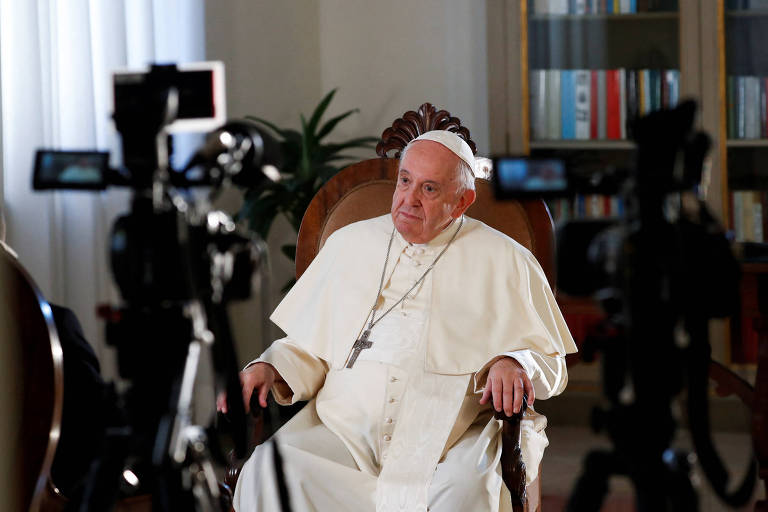 O papa Francisco durante entrevista no Vaticano
