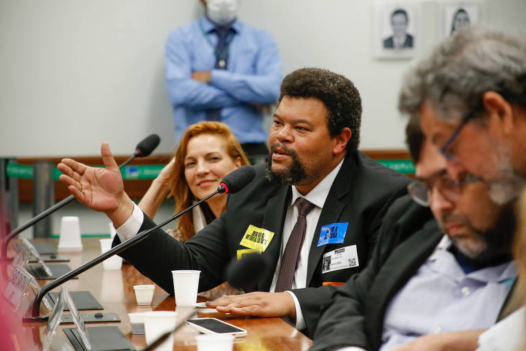 O ator e ex-BBB Babu Santana em reunião da Comissão de Cultura, na Câmara dos Deputados