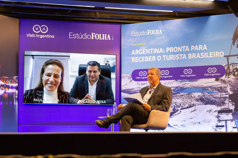 Ricardo Sosa, secretário executivo do Inprotur, e Paula Fariña, guia especializada em Argentina, durante seminário mediado pelo jornalista Luiz Rivoiro