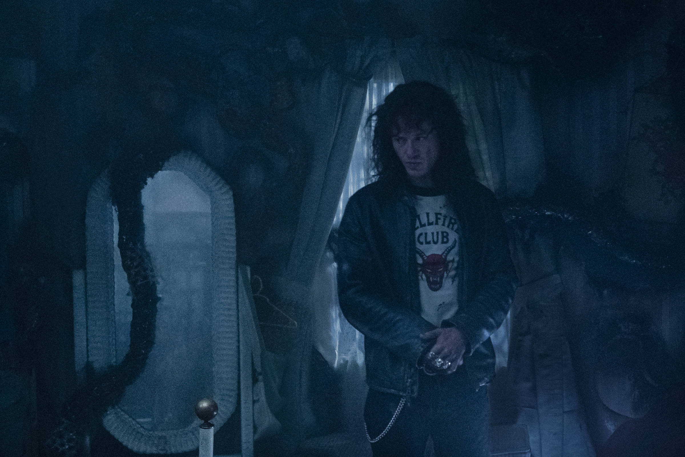 Stranger Things: Joseph Quinn fala sobre Master of Puppets - 06/07/2022 -  Ilustrada - Folha