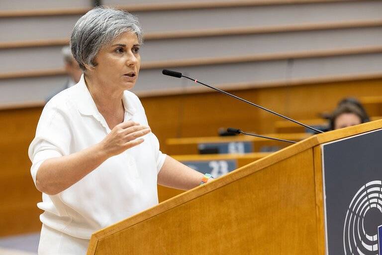 A eurodeputada portuguesa Isabel Santos