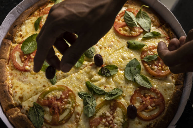 O brasileiro premiado por fazer 'melhor pizza da Europa fora da Itália' -  BBC News Brasil