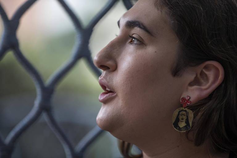 Atual Constituição do Chile amarra democracia em camisa de força, diz 1ª deputada trans