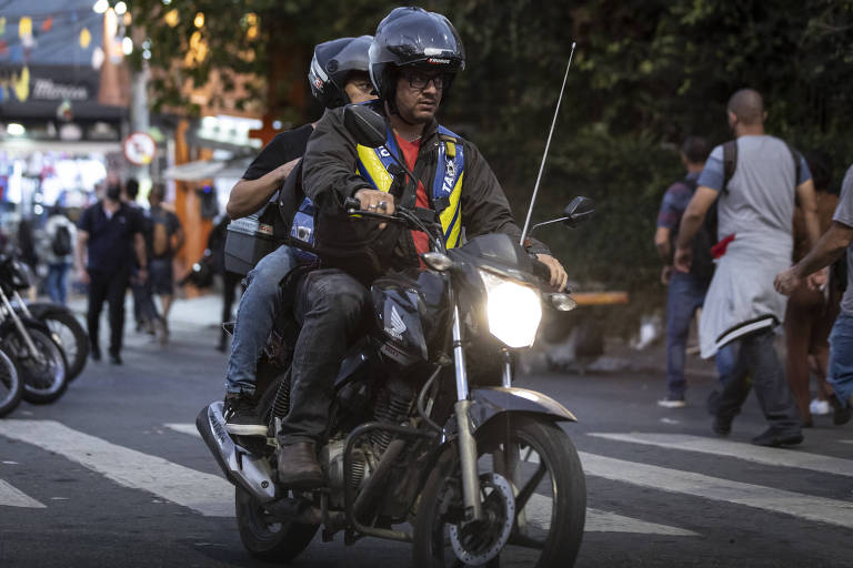 Líder de motociclistas em SP diz que Uber Moto não oferece segurança a trabalhadores