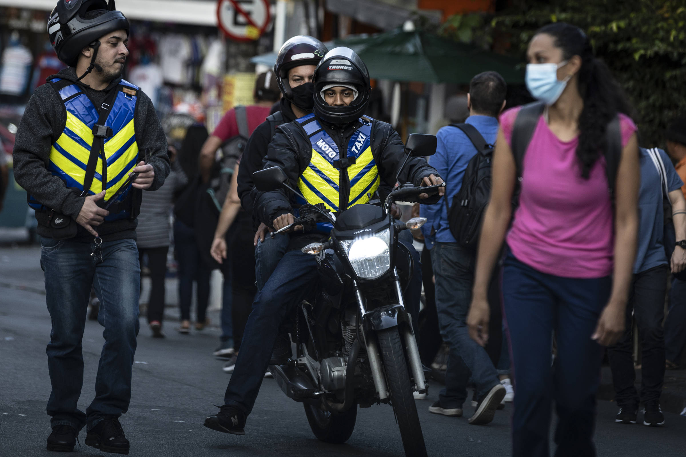 Relatório da Prefeitura de SP concluiu que serviço de carona em motos é 'risco a saúde pública'