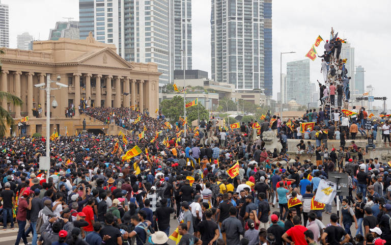 Presidente do Sri Lanka deve renunciar após invasão de palácio em ato contra caos econômico