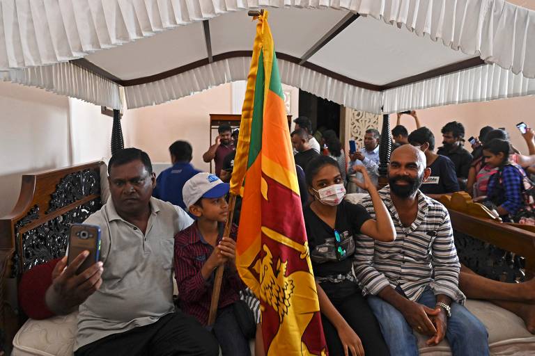 Manifestantes mantêm ocupação de residência oficial do presidente do Sri Lanka