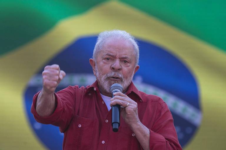 Lula (PT) participa de evento de pré-campanha em São Paulo