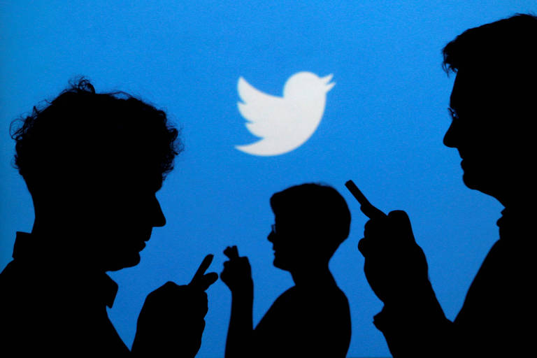 Usuários de Twitter; venda de conta verificada é proibida pelos termos de uso da rede social