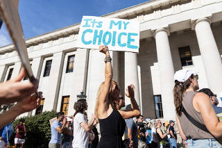 U.S. Supreme Court overturns the landmark Roe v Wade abortion decision