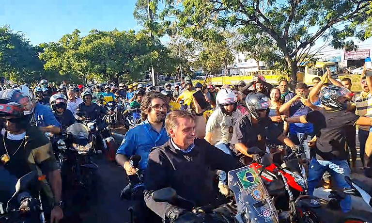 Prefeito do Maranhão tem prisão pedida um dia após ir a motociata com Bolsonaro