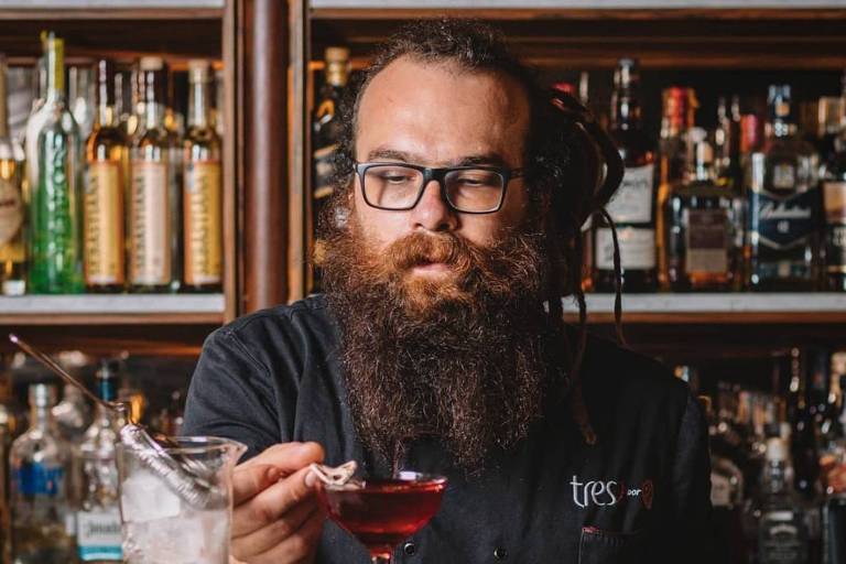 O bartender Rafael Pires Domingues