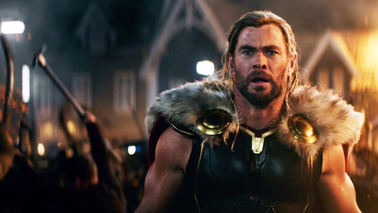 Chris Hemsworth brigou para não tirar a blusa em Thor: Ragnarok — e perdeu