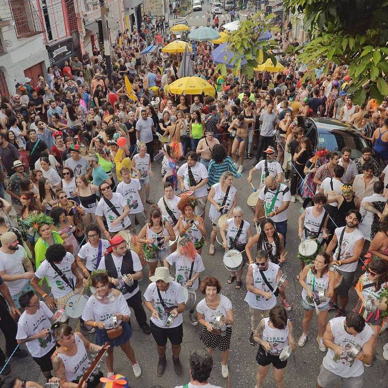 Desfile de Carnaval do bloco Cecílias & Buarques