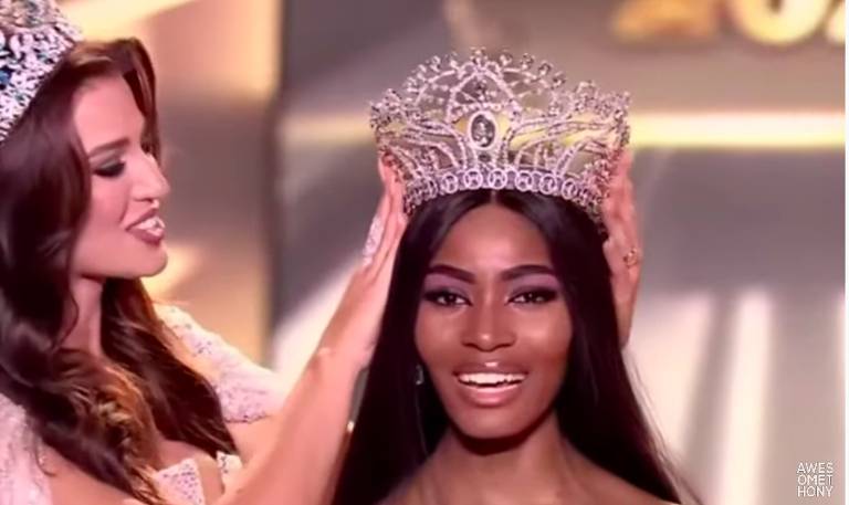 Lalela Mswane, da África do Sul, foi coroada como a nova Miss Supranational
