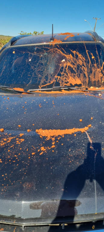 Em 7 de julho, o juiz federal Renato Borelli, que decretou a prisão do ex-ministro da Educação Milton Ribeiro em junho, teve seu carro atingido por fezes de animais, ovos e terra enquanto dirigia o veículo. Ele já tinha relatado ameaças de grupos de apoio a Bolsonaro